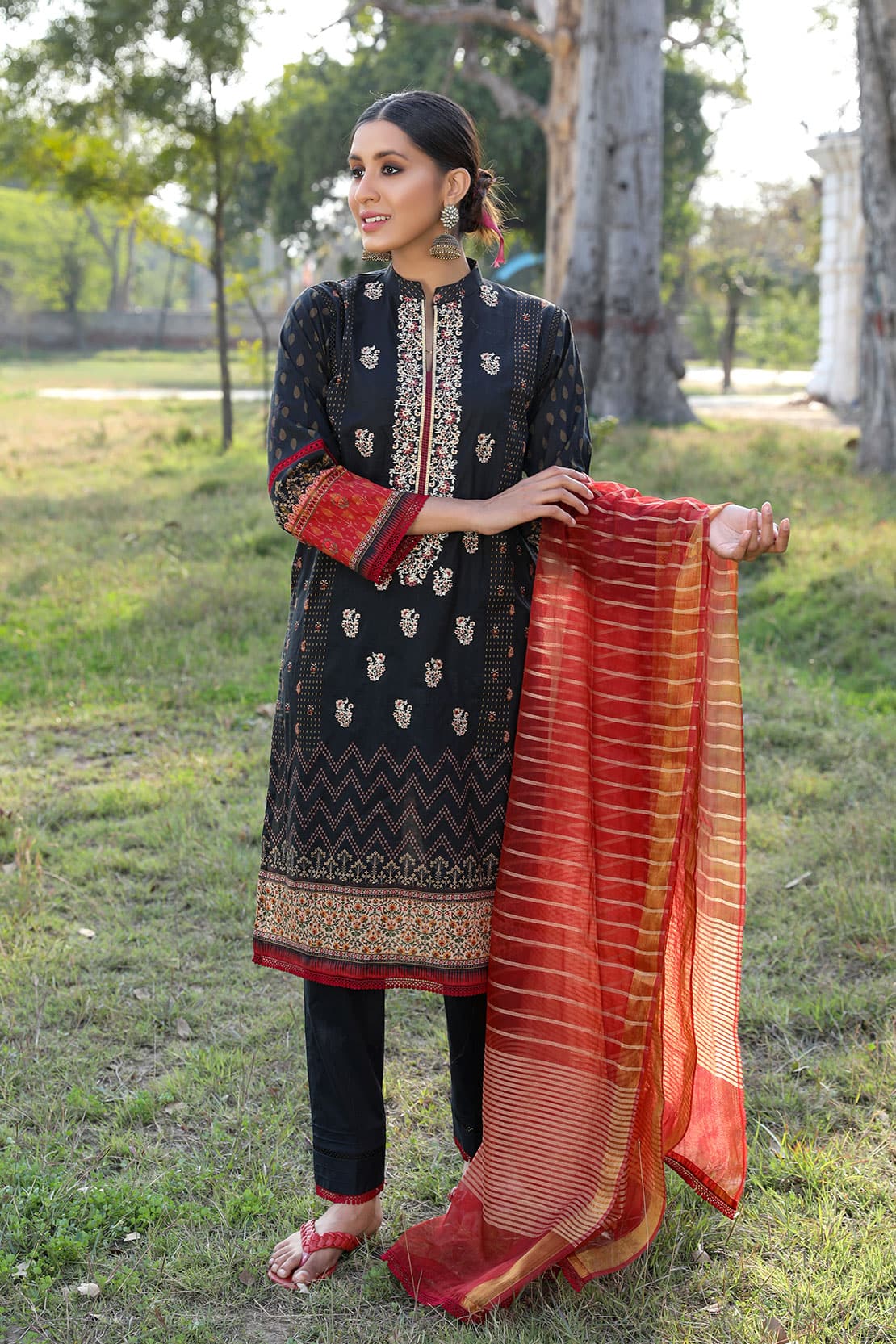 Shaakh By Rashid Textile Digital Embroidered 3 Piece Unstitched Lawn Suit (D-6721)